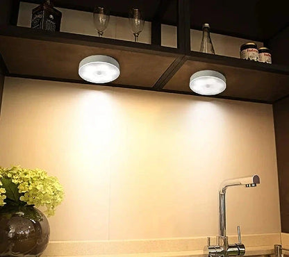 Samoljepljivo LED svijetlo sa senzorom pokreta bez struje i baterija